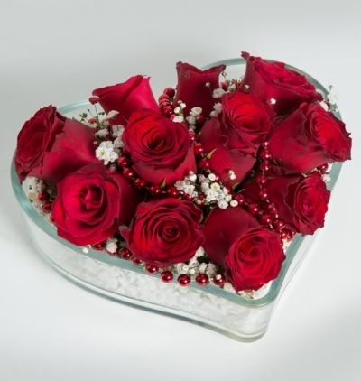  Diyarbakır Çiçekçiler Kalp Camda 11 Kırmızı Gül