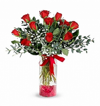 11 kırmızı gül Çiçeği & Ürünü cam vazoda 15 adet kırmızı gül 
