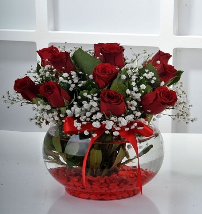 beyaz lilyum ve kırmızı güller Çiçeği & Ürünü  Fanusta 11 kırmızı gül  