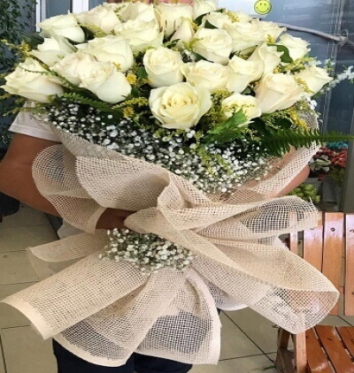 kutuda beyaz güller Çiçeği & Ürünü  30 Adet Beyaz Gül Buketi 