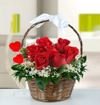 sepette beyaz güller Çiçeği & Ürünü Sepette 11 Kırmızı Gül 