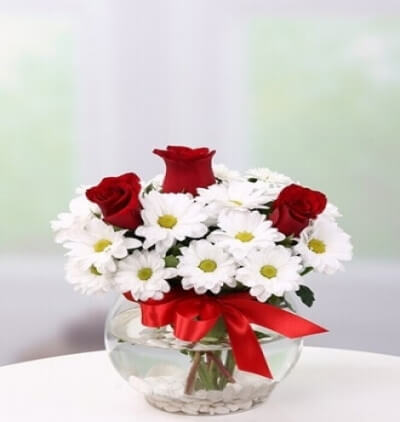gönlüm sende Çiçeği & Ürünü 3 Kırmızı Gül ve Papatyalar 