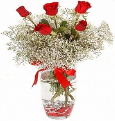  Diyarbakır Çiçekçiler Cam Vazoda Kırmızı Güller