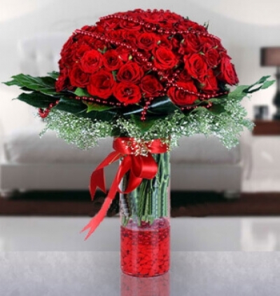 41 adet kırmızı gül buketi Çiçeği & Ürünü Vazoda 50 Kırmızı Gül 