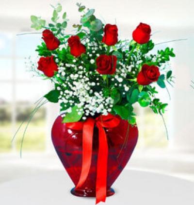 seramikte kırmızı güller ve lilyumlar Çiçeği & Ürünü Kalp Vazoda 7 Gül 