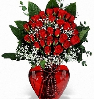 kalp vazoda 21 kırmızı gül Çiçeği & Ürünü kırmızı kalp cam da 30 adet gül 