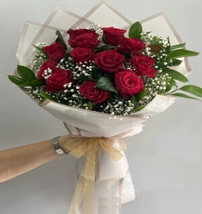 cam vazoda kırmızı güller Çiçeği & Ürünü 11 adet gül buketi 
