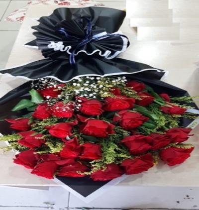 kara kutuda kırmızı güller Çiçeği & Ürünü buket 